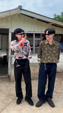 Kali kali outfit 90ann barudak hihiww  @Aldy reylandy  #90an #90skids #outfitbapakbapak #foryourpage #xbcyza #OOTD #twinsoftiktok #twins #xbyzca #fypage #fyp 