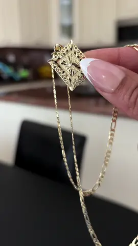 its even better in person 😫 #jewelrytiktok #necklace #initial #goldjewelry #gold 
