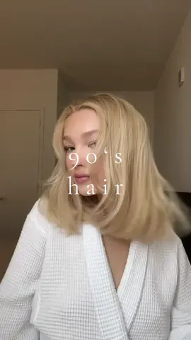 Feelin expensivee✨ #hairinspo #hairturtorial #hairstyle #shorthair #blondehair #shorthairinspo #bombshell #90shair #rachelgreen #elsahosk #easyhairstyles #victoriassecret #simplehairstyle #quickhairstyle@K18 Hair @Redken @the OUAI @amika @wavytalkofficial 