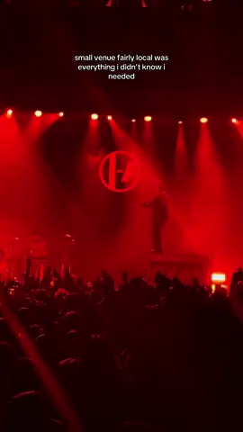 they are just so cool #twentyonepilots #tøp #tylerjoseph #joshdun #newport #columbus #aneveningwithtwentyonepilots #clancy #clancyworldtour 