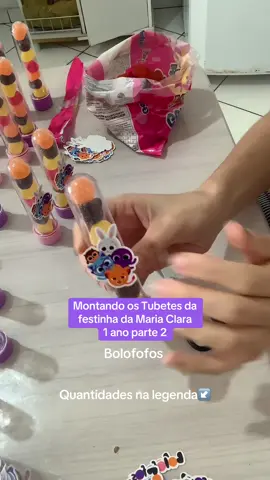 Para encher os 20 tubetes eu utilizei +- um pacote e meio de goma (jujuba). Os tubetes e apliques são da Shopee. Eu queria esse resultado mais simples, então acabei colando só um aplique. O que acharam? #festainfantil #bolofofos 