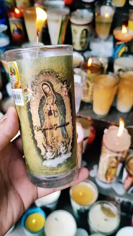 Por ti, por tu familia, por la mía, por quién lo necesite! 🙏🏽🙏🏽🙏🏽 #veladora #virgendeguadalupe #maria #basilicadeguadalupe #telopedimos 