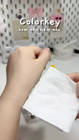 Kem nền nhà này đỉnh lắm mí bà uiii ✨💭👀 #kemnenkiemdau #kemnencolorkey #colorkey #kemnenlautroi #kemnenmongnhe #tipmakeup #makeupxinh #xhuongtiktok #viralvideo #xuhuonglamdep #foryou 