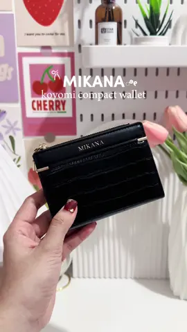 you finally got your dream mikana wallet 🥹🖤✨ so classy in black! 🖤🫶 #mikana #mikanakoyomi #shortwallet #compactwallet #mikanacompactwallet 