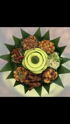 Tumpeng Nasi Kuning orderan Bu Rike, Ditunggu Orderan Berikutnya #malangfoodies #malangkuliner #fyp #geprekpsngroto #nasitumpeng 