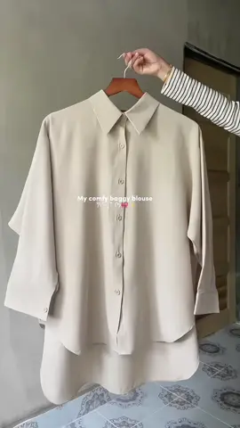 Sumpah lurve teruk dgn blouse ni , meterial sjuk very comfy yg paling pnting korang terkjut tgk hrga 😭 #baggyblouse #blouseelgini #elginiblouse #blousebaggy #blousemurah #bajukemejablouse #blouseviral #blouseperempuan #blousecomfy #blouseplain #fyp #foryoupage 