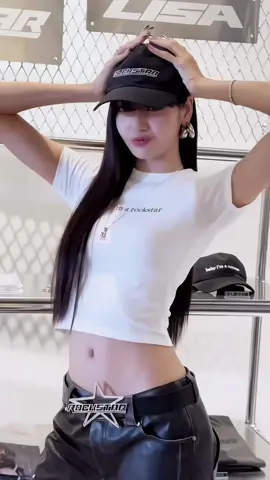 Lisa looks so cool with the cap #lisa 