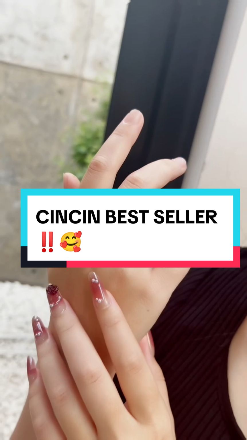 adduh ini cincin cantik banget ya😁, mana varian warna batunya banyak 
 juga, siapa yang belum punya cincin ini??😱
 #cincinemas #cincinviral #jewelryinspo #jewellerytiktok #semarnusantara 