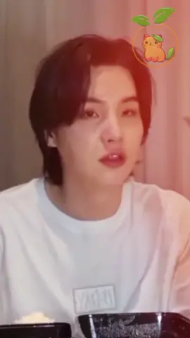 jilat dikit ngaruh banyak, mana banyak kupu-kupu lagi di udel 🥵🥵#bts_official_bighit #sugagemoy #kokoyoongi #army #suga #agustd #yoongimerryme #bts #btsarmy 