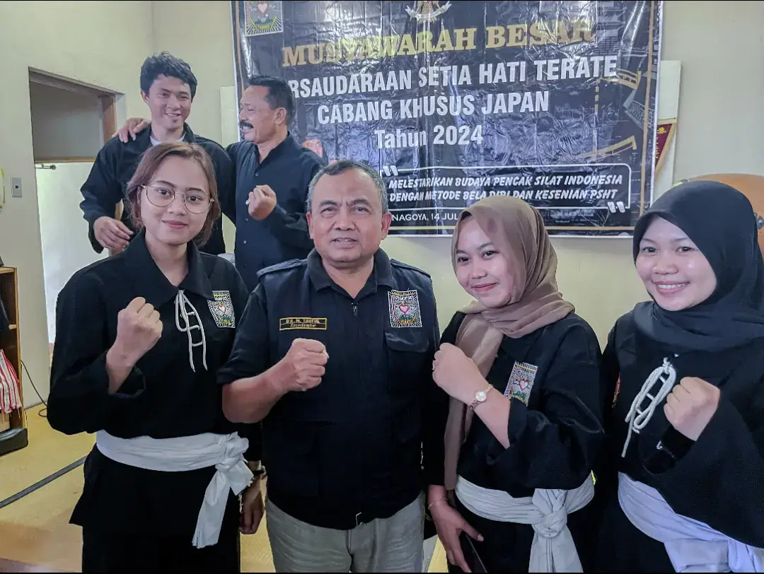 PSHT japan 🖤🐜 sehat sehat kang mas sedoyo 😇😊 #PSHT #pshtjaya #shteratejaya #pshtindonesia22 #srikandipsht1922❤🐜 #kenshuuseijapan🇮🇩🇯🇵🎌 #fyppppppppppppppppppppppp #korlap_psht #korlapnusantara✊ #nyawijidadisiji #korlapjapan #jawapride #sragen24jam #pshtjapan🇯🇵 #srikandipshtjapan #jissusei🇯🇵🇮🇩 #pshtindonesia22 @Mochaa_ 
