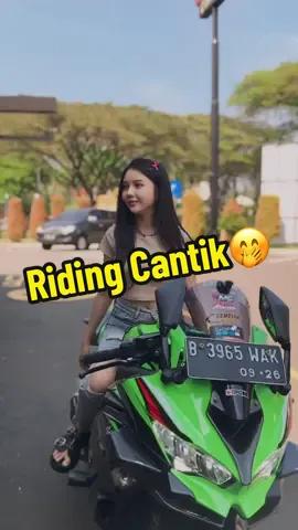@Sarah Viloid eits siapa yang datang tuh🤭 #sunmori #ninja #kawasakininja #zx25r #viralvideo #hot #beauty #cute #girl #riding #motorcycle #indonesia #bsd #serpong 