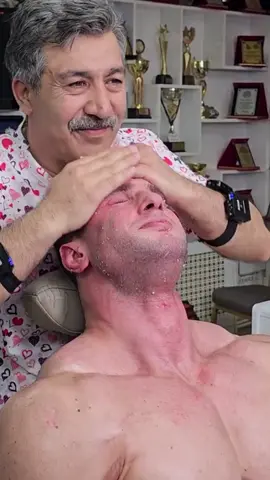 MUSCULAR FIT CLIENT ASMR: SCALP, NECK, EAR & SHOULDER MASSAGE! ‪@1453harunn‬ #asmr #relax #shave #massage #asmrhaircutsmassage #fyp #viral #trending #sleeprelief #relaxing #usa🇺🇸 #shorts