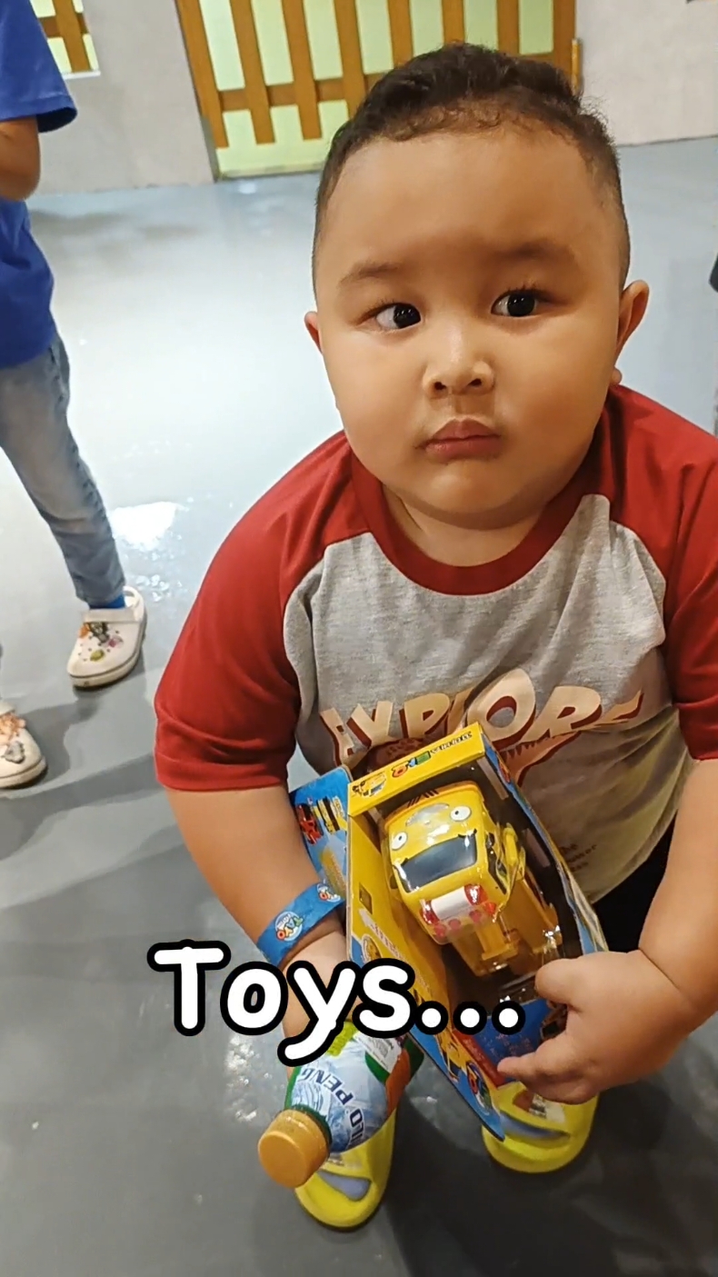 Day 2 Abg Aji in Singapore ❤️ He's sooo CUTE!!! #AbgAji #playtime #lunch #downtowneast #istanaballroom #toys #cute #kidsoftiktok  #CapCut #fyp #fypシ #fypシ゚viral #fypviralシ #fypsg🇸🇬 #fypmalaysia🇲🇾 @Boimax(muzammil)  @zaharshah705 