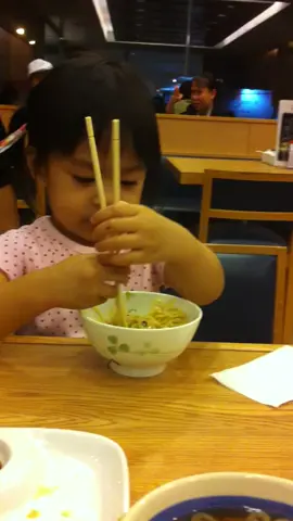 Full video of Chiquita eating noodles 🍜 😭🤣 #CHIQUITA #BABYMONSTER #chiquitababymonster 