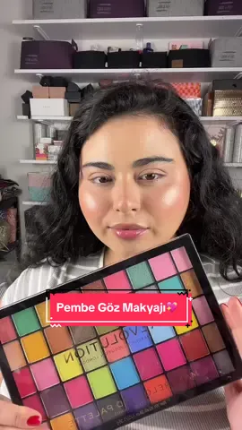 Revolution Maxi Reloaded Color Wave palet ile pembe göz makyajı💖✨ Yasa gereği *reklam #revolutionmakeup #revolutioneyeshadow #revolutionfarpaleti #eyetutorial #pinkmakeup #gözmakyajı #pembemakyaj #makyaj #makyajvideoları #foryou #fyp #keşfet 