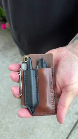Easy choice for organizing your pocket carry - get the Mini Tuxedo Pocket Organizers at www.taleofknives.com  Full grain custom leather carry, hand stitched and made in Oregon, USA  Get the gear thats built to last! #pocketorganizer #leathergoods #flashlight #olight #shopsmall #smallbusinesscheck  