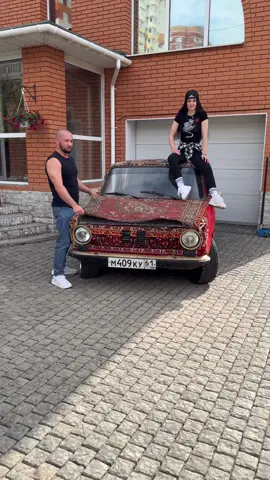 Сняли ковры с машины, а там 😳  #настятуман #сашатуман #машинаизковра #автоблогер #жигули 