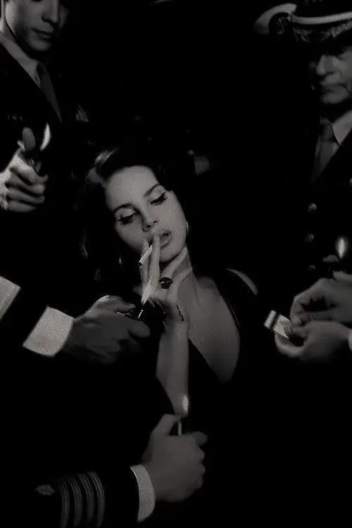 lana del rey wallpapers #fypシ #wallpaper #lanadelrey #youngandbeautiful #fyp #foryou #lanadelreystans 