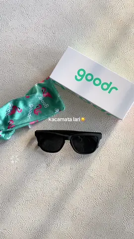 mau rekomendasiin kacamata buat lari / olahraga (bio no111) yg anti merosot ttp stay walaupun dipake sambil lari, berguna bgt ☀️🤏🏻✨ #kacamatalari #sunglasses #kacamataolahraga 