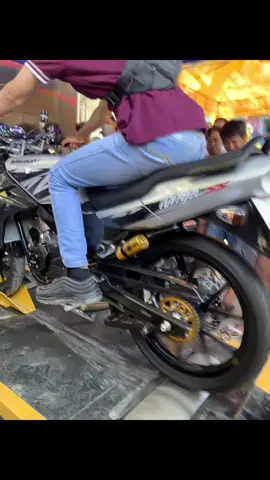 ninja sunmory😁#2stoke #2strokeindonesia #2strokelovers #2strokebikeday #2strokebikedayrembang #kawasakininja #ninjass #ninjass150 