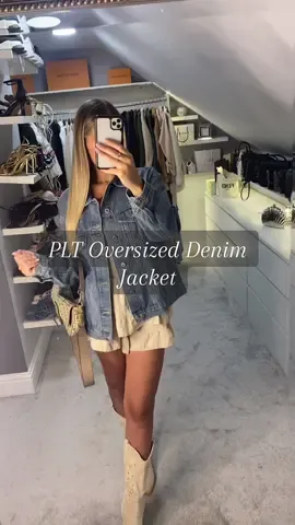 The perfect oversized denim jacket 😍 @prettylittlething  #prettylittlething #denimjacket #prettylittlebingo #plt #summeroutfit 