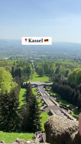 📍Bergpark Kassel 🇩🇪 Водное шоу проходит с мая по октябрь два раза в неделю среда и воскресенье , начало в 14:30 и заканчивается в 15:30 , так что успейте полюбоваться этой красотой 🥰 #kassel#deutschland #germany #кассель#германия #fy #рек #fyp #vi 