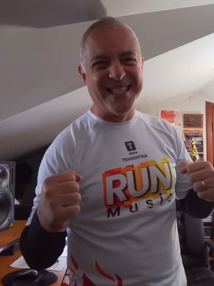 🤘 ¡Celebra el Día del Rock con la canción oficial de la RUN MUSIC 2024! 🤘 Gracias a @danielpesce188 por este himno rockero. 🎶🔥 ¡Dale play y únete a la fiesta del rock y la carrera! 🏃‍♀️💪