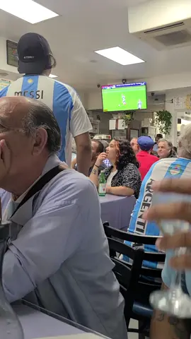 The moment Argentina scored the winning goal 👏 ❤️❤️❤️🇦🇷 I watched the game with my dad, my husband, and my step daughter and caught their awesome reactions 🥰❤️ #futbol #copaamerica #copaamerica2024final #Argentina #mydad #myhusband  #goalreaction 