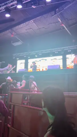 #trakashdsptm                                   #viraltiktok                                      #plazar3austintx 😂