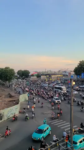 Chiếc view cf ngắm máy bay tránh kẹt xe giờ tan tầm ở Tân Bình #yeumaybay #airport #sanbaytansonnhat✈ #hangkhongvietnam #TanBinh #SaiGon 