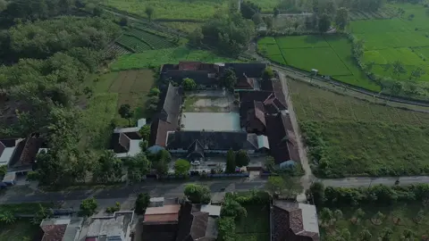 [VIDIO PROFIL SMP N 3 POLOKARTO]  SMP Negeri 3 Polokarto merupakan salah satu sekolah yang terletak di Kabupaten Sukoharjo Jawa Tengah. ✨Visi SMP N 3 Polokarto “Unggul Dalam Prestasi, Kuat Dalam Iman, Serta Pelestari Lingkungan Dan Budaya” ✨Misi SMP N 3 Polokarto 1. Melaksanakan kegiatan belajar mengajar dan bimbingan secara efektif dan efisien. 2. ⁠Mewujudkan program pembelajaran yang dapat memberdayakan semua komponen di sekolah. 3. ⁠Mewujudkan sarana dan prasarana yang memadai. 4. ⁠Mewujudkan pendidik dan tenaga kependidikan yang kompeten. 5. ⁠Mewujudkan sekolah yang berwawasan lingkungan budaya. 6. ⁠Meningkatkan sumber daya manusia berdasarkan imtaq dan iptek. More info : Email : smpnpoltiga@yahoo.com Instagram : @smpn3_polokarto Tiktok : @spegapol.jaya Youtube : @smpn03polokarto WhatsApp : +62 812-2661-0040 #smpn3polokarto #spegapoljaya #polokarto #sukoharjo #videoprofilsekolah #profilsekolah #fyp #fypシ #fy #masukberanda #lewatberanda ##viral #fypシ゚viral 