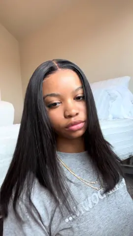 this was my first time trying hair this short but i love it 😍  glueless 16in blunt cut @ArabellaHairShop #magicpeekaboo #dealsforyouday #gluelessbob #affordablebob #wigtok #wiginfluencer 