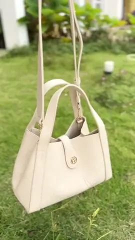 BIANCA IN WHITE FINALLY RESTOCK !!😍 yukk jangan sampai kehabisannnnn cuscuscus CO sekaranggg 😆😆😆 #taswanita #tasselempang #fyp #bostanten 