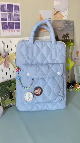 Siapa yang wishlist punya laptop sleeve baru? Absen di comment 🙋🏻‍♀️ #laptopsleeve #taslaptop 