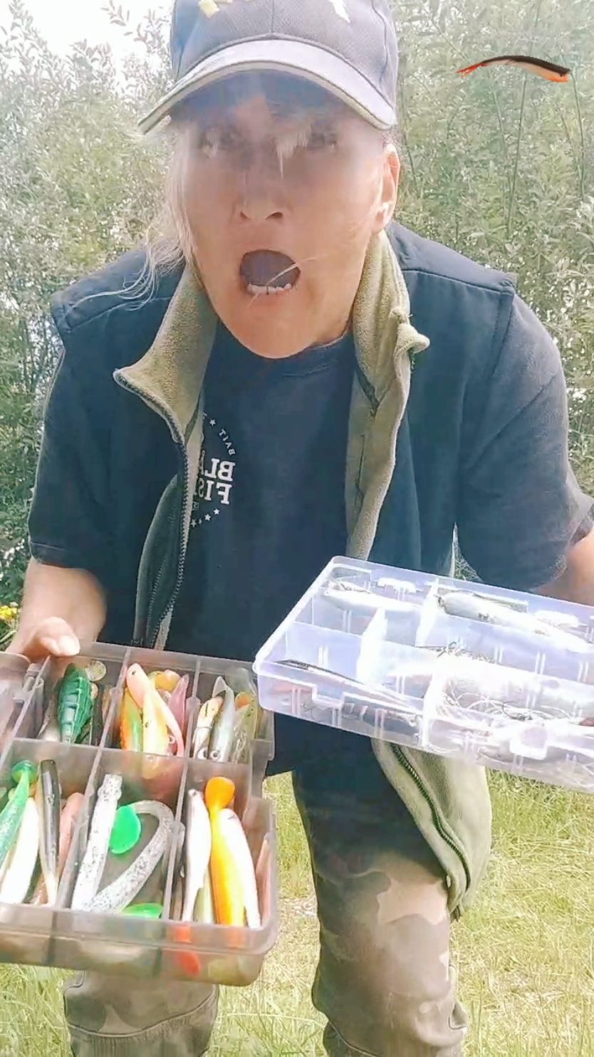 Also Gummifische und Wobbler hat man ja nie genug💥🎣🤣  #tackle #kunstköder  #spinnfischen  #girlsfishinggermany @🎣Diana🎣 @Blåvand Fishing @barschmarschTV @Ruhrpott-Gummis.de @Black Sector 