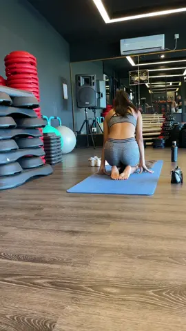#yogaflow #flexiblegirlsoftiktok 