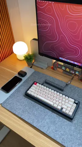 Upgraded my Deskmat with @Dotted Philippines' New Versamat Wireless Charging Deskmat!  This Deskmat is a reversible deskmat (Leather and Felt) with  charging pad that can charge your phone and wireless earbuds at the same time! #versamat #deskmat #feltmousepad #dottedmousepad #dottedph #wirelesscharging #desksetup #setup 