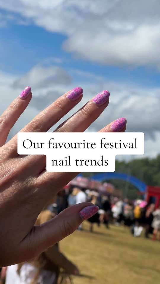 Need some nail art inspo guaranteed to get you compliments? Look no further than the Eliza-approved manis at BST Hyde Park 😍 We used @ORLY Beauty UK to nail our festival looks (see what we did there?) and you can shop our must-have shades at the link in out IG bio 💅 #nails #nailart #orly #nailpolish #nailtrends #hydepark #shaniatwain #festivaltrends #minimic