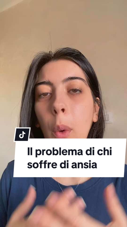 Hai capito l’errore che fai? 🧠 #ansia #essereansiosi #comesuperareansia #superarelansia #attacchidipanico #attacchidiansia #tachicardia #pauradistaremale #ipocondria  come gestire l’ansia.  Come superare l’ansia 