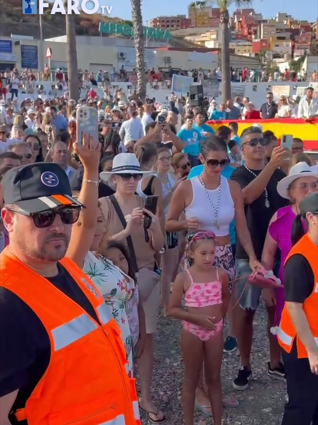 La Virgen del Carmen ya está en la Almadraba y ha sido recibida por cientos de ceutíes #Ceuta #VirgenDelCarmen #Almadraba