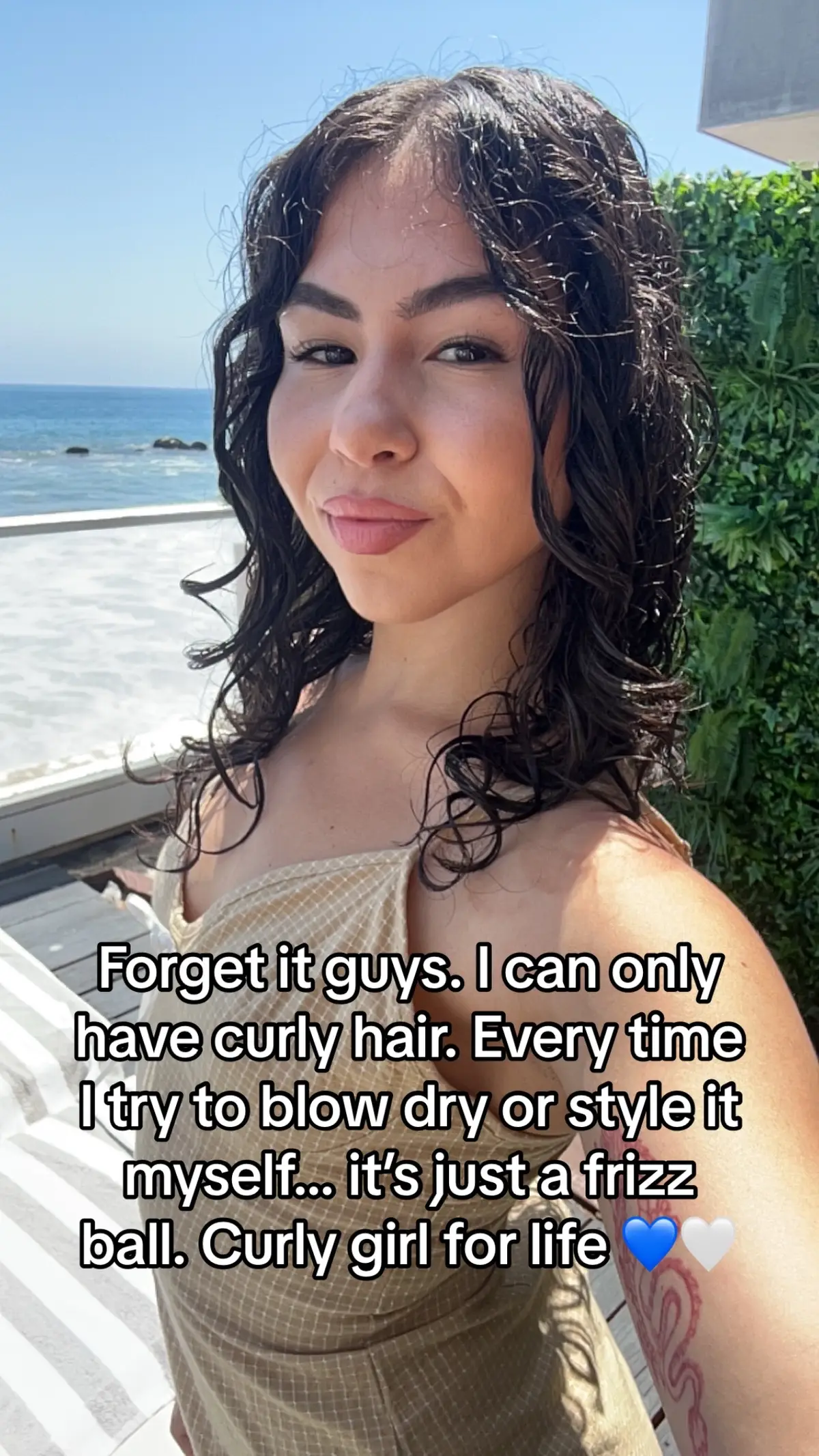 #frizzyhair #curlyhair #naturalhairtiktok 