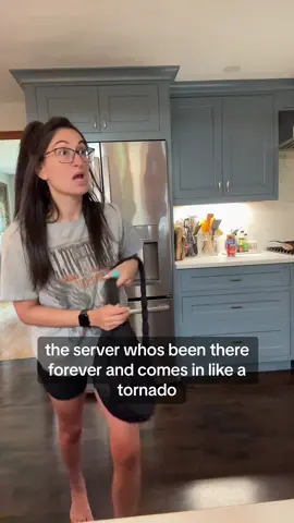 the 786 hair changes in 1 min is actually crazy #serviceindustry #relatable #fyp #serverlife #servertok #restaurant #skit #customerservice #comedy 