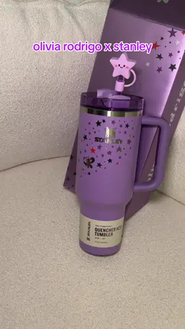 thank u to my man for my birthday gift 🤭 this is so cute and i got this little topper to match im so excited to see olivia rodrigo this weekend so@i have to speak in run on sentences @Olivia Rodrigo @livies hq ❤️ @Stanley 1913 #livie #oliviarodrigo #stanley #unboxing #new #newstanley #pop #guts #sour #gutstour #fyp #viral #foryou 