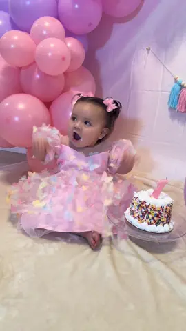 Part 1 || DIY cake smash photo shoot 🎂 Can’t believe my baby is turning 1 year old 🥹 Like para parte 2 💗 #DIY #cakesmash #fyp #viral #bday #babygirl #MomsofTikTok #parati #bdaygirl 