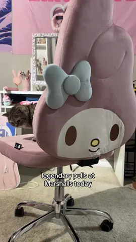 the coveted my melody chair and dancing hello kitty halloween dolls i am so happy #jiggysmalls #dwarfcat #smallcat #babycat #foryouuu 