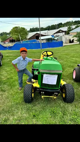 Love seeing Jackson and his cousins work together and learn together . Thanks again @thatyellowtopguy #johndeere #justajacksonthing #thatsallshewrote #jacksonfarmer #farmlife #fam #whitleycounty4H 