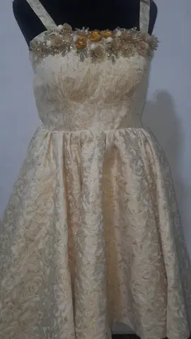 The million dollar dress... 💖💖💖 #fashion  #fashiontiktok  #dress  #promdresses  #wedding 