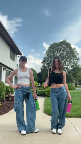actually synced somehow #fyp #foryoupageofficiall #foryoupage #fitcheck #trend #viral #ootn #foryou #OOTD #sisters #twins  