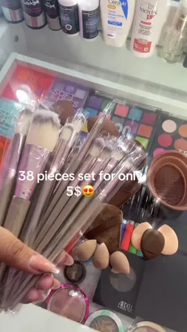 This is so cheap 😍💅🏼 #mekeup #mekupbrush #messi #mekeup_lovers #girls #parati #fyp #beauty #BeautyTok #fypシ゚viral #fypage 