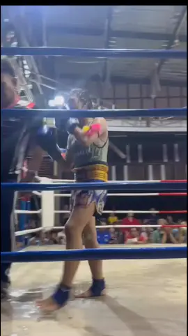 ยกสุดท้าย#นักมวยหญิง🥊 #ชนะแล้วคับ🏆 #ค่ายมวยศิษย์ช่างอู๋ #ขอให้ขึ้นฟีดสักทีเถอะ🙏 #มุมน้ําเงิน💙 #ช่อเพชร #เอาชัยชนะกลับค่ายได้สําเร็จ